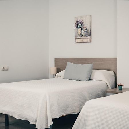 אלורה Hostal Delia מראה חיצוני תמונה
