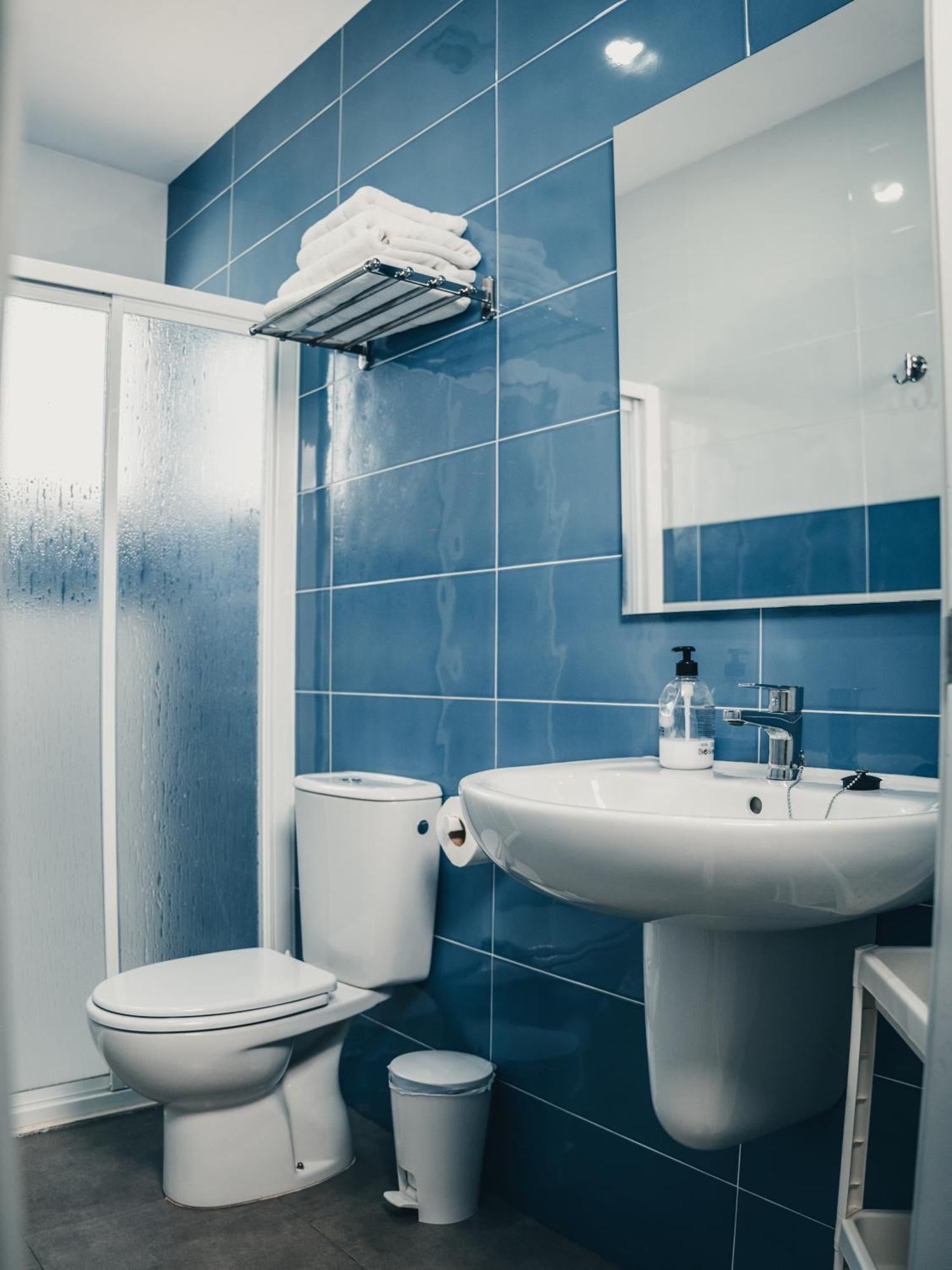 אלורה Hostal Delia מראה חיצוני תמונה