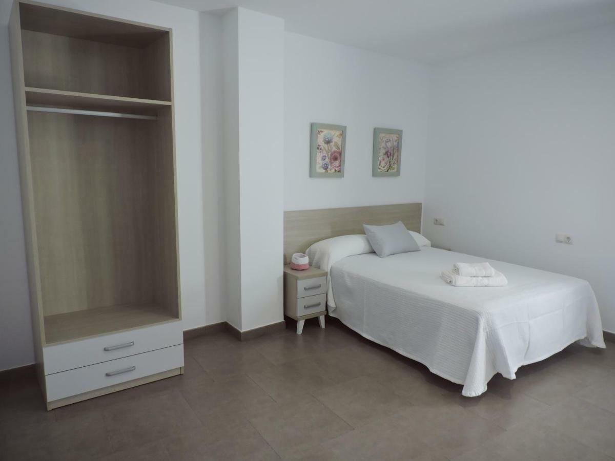 אלורה Hostal Delia מראה חיצוני תמונה