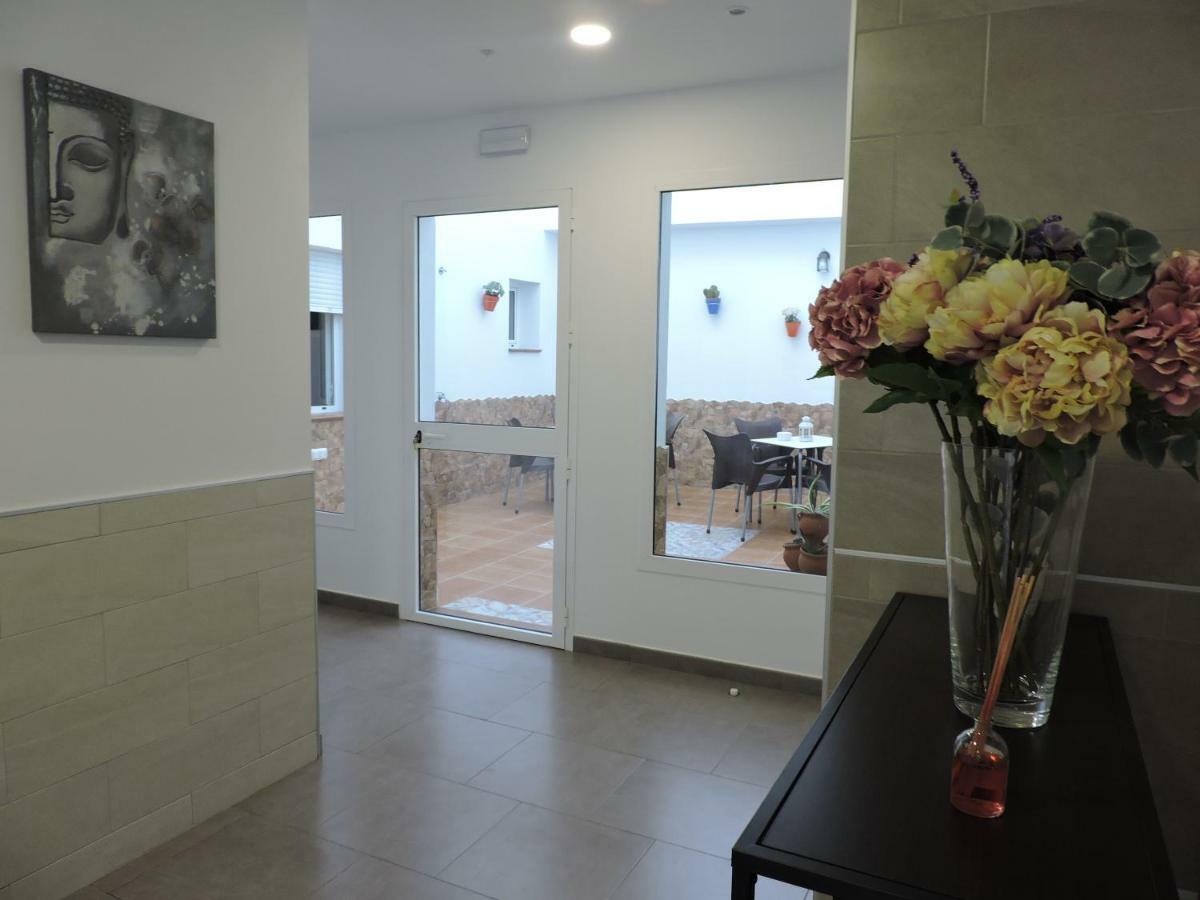 אלורה Hostal Delia מראה חיצוני תמונה