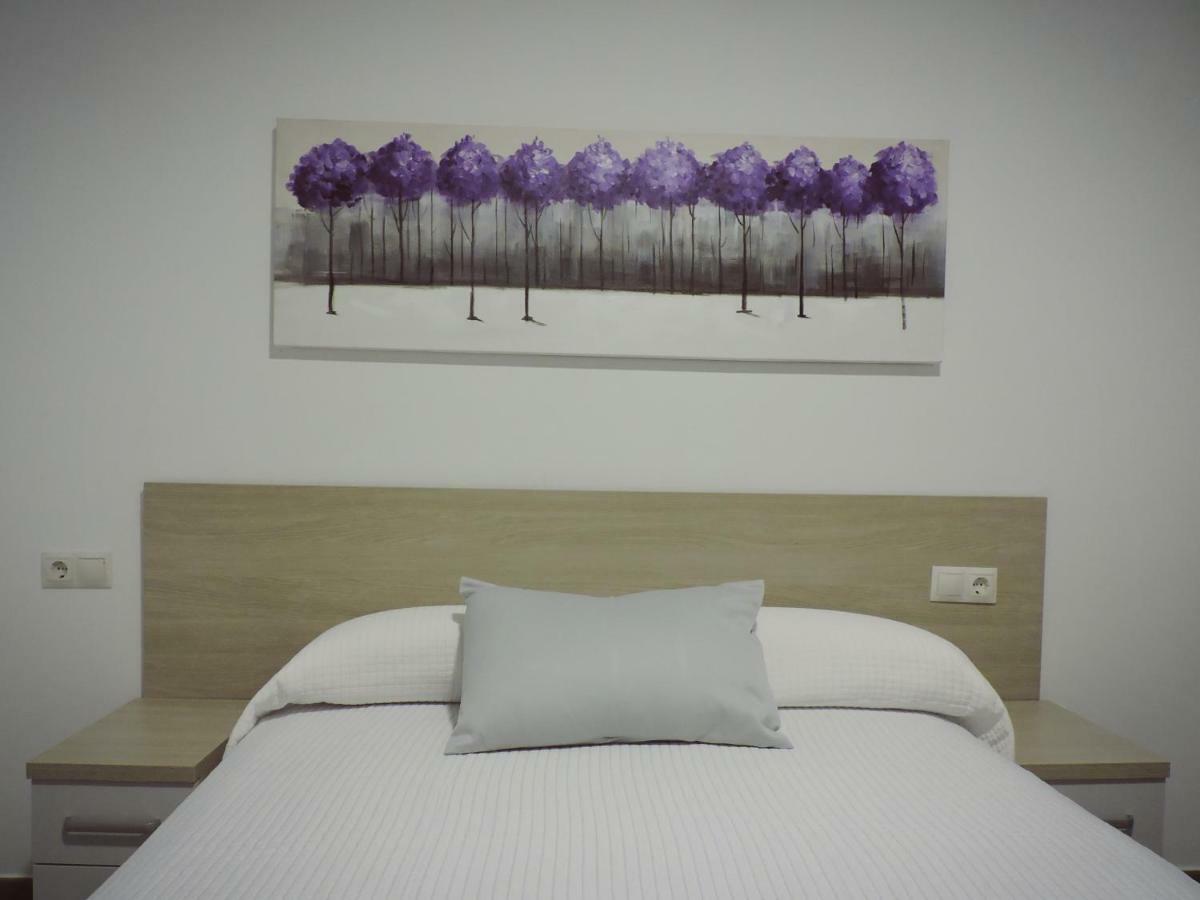 אלורה Hostal Delia מראה חיצוני תמונה